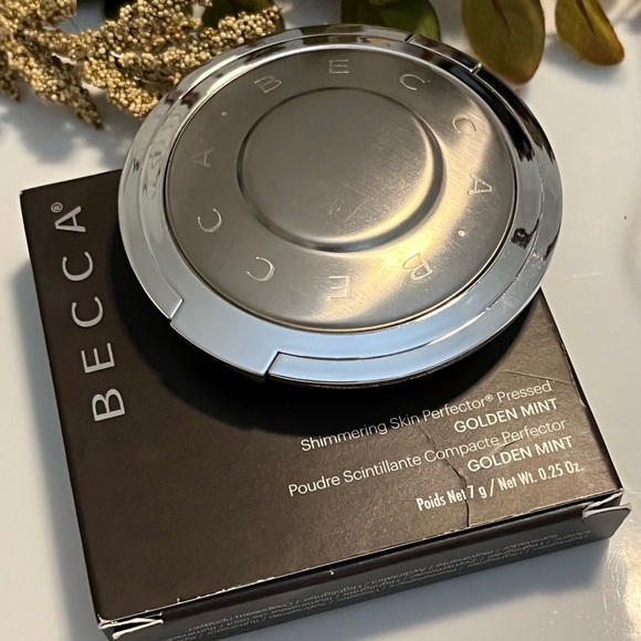 BECCA Shimmering Skin Perfector Pressed GOLDEN MINT *DISCONTINUED* - Picture 9 of 12